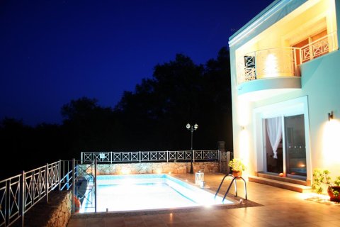 2 bedrooms Villa in Corfu, Greece No. 60193 3