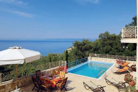 2 bedrooms Villa in Corfu, Greece No. 60193 1