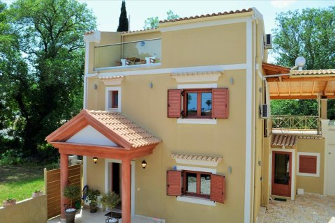 4 bedrooms House in Corfu, Greece No. 60135 1