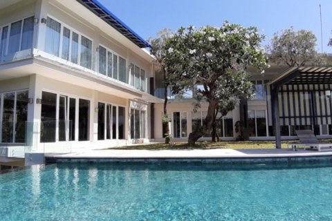 6 bedrooms Villa in Pecatu, Indonesia No. 22871 11