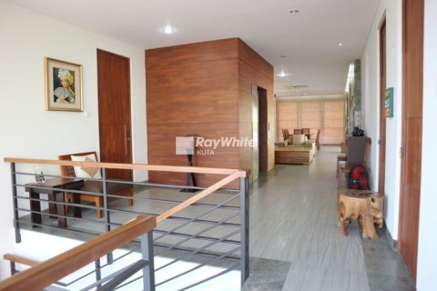 5 bedrooms Villa in Jimbaran, Indonesia No. 22913 11