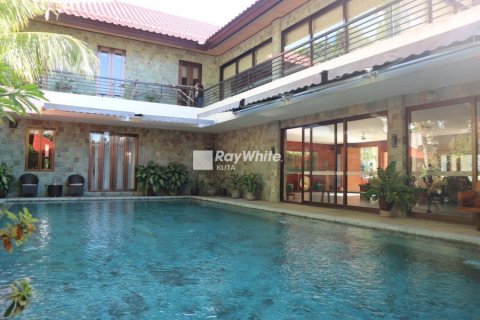 5 bedrooms Villa in Jimbaran, Indonesia No. 22913 1