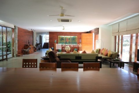 5 bedrooms Villa in Jimbaran, Indonesia No. 22913 3