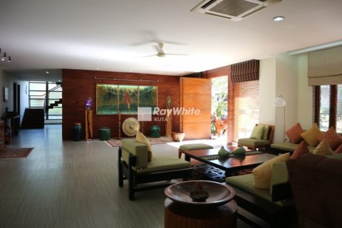 5 bedrooms Villa in Jimbaran, Indonesia No. 22913 13