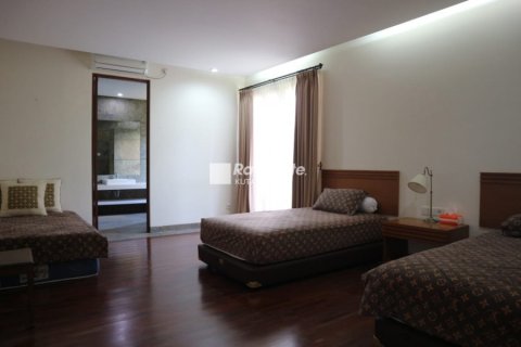 5 bedrooms Villa in Jimbaran, Indonesia No. 22913 18