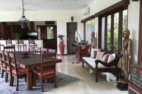 4 bedrooms Villa in Jimbaran, Indonesia No. 22908 6