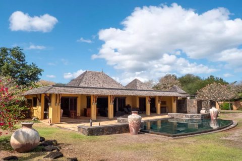 4 bedrooms Villa in Tamarin, Mauritius No. 53441 2