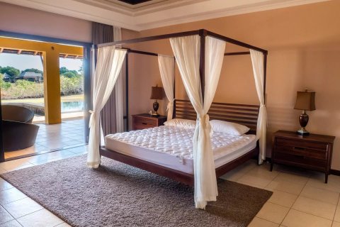 4 bedrooms Villa in Tamarin, Mauritius No. 53441 11