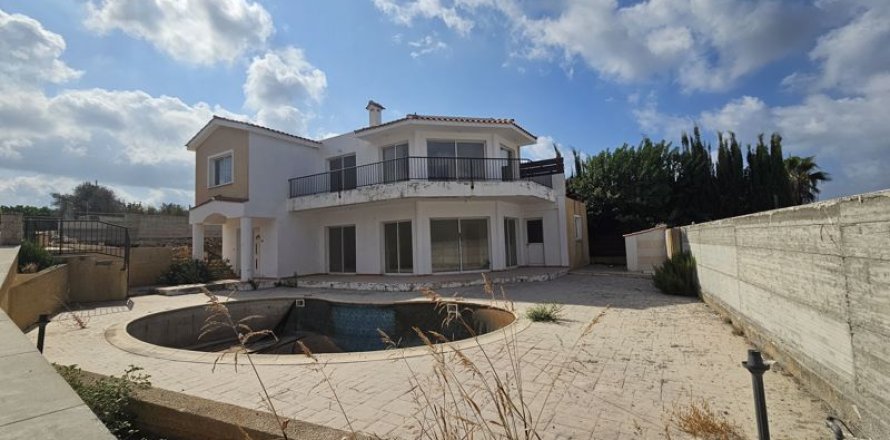 5 dormitorios Villa en Agios Georgios, Cyprus No. 65109