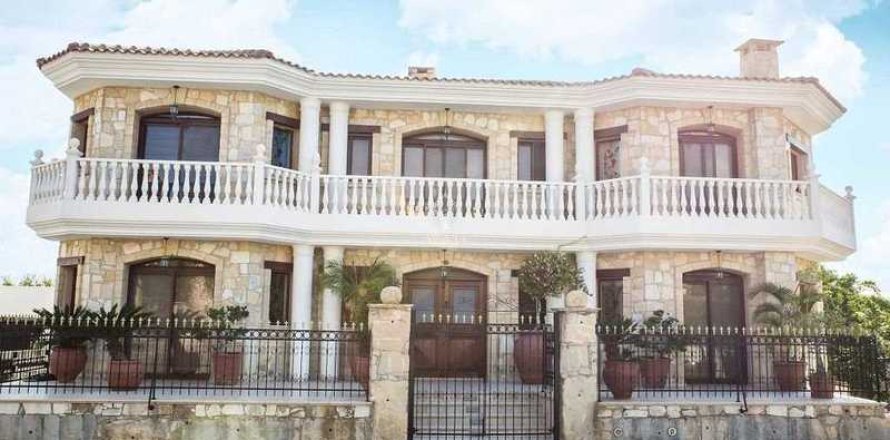 6 dormitorios House en Mesa Geitonia, Cyprus No. 77297