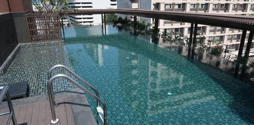 2 bedrooms Condo  in Bangkok, Thailand No. 401