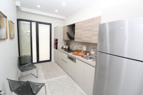 3+1 Apartment in Istanbul, Turkey No. 17401 14