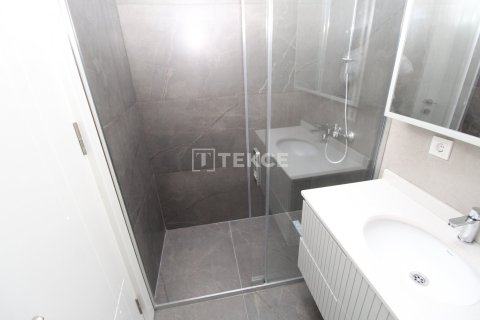 3+1 Apartment in Istanbul, Turkey No. 17401 8