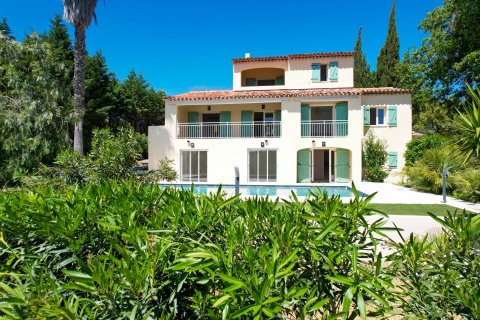 5 dormitorios Villa en Grimaud, France No. 69025 1