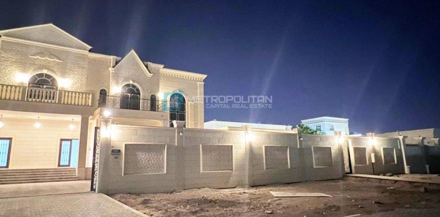 11 bedrooms Villa in Al Yahar, UAE No. 4814