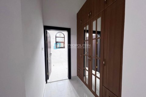 11 dormitorios Villa en Al Yahar, UAE No. 4814 11