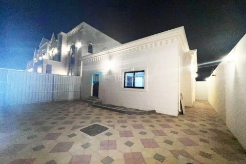 11 dormitorios Villa en Al Yahar, UAE No. 4814 24