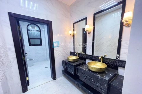 11 bedrooms Villa in Al Yahar, UAE No. 4814 23