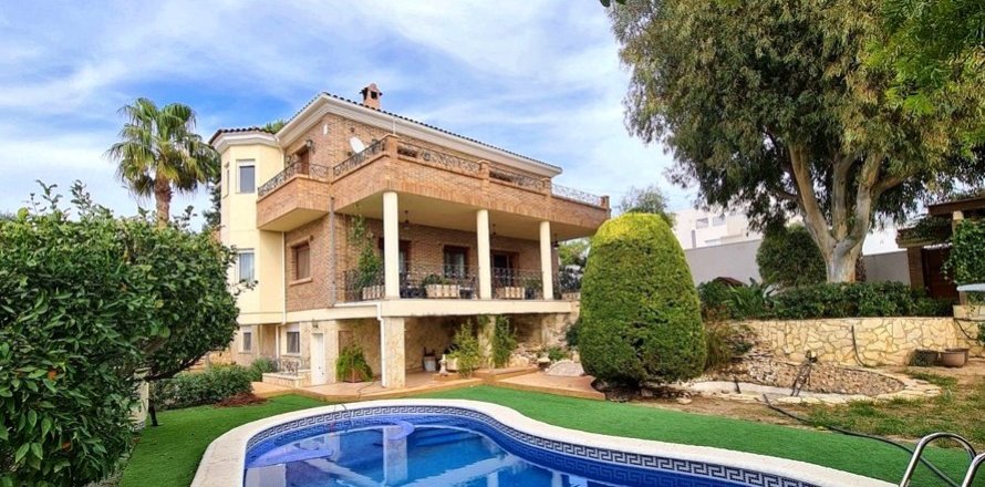 5 bedrooms Villa in Ciudad Quesada, Spain No. 26160