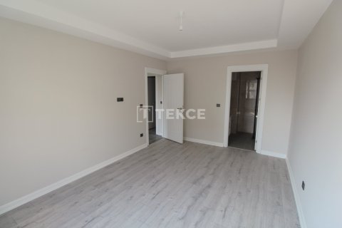 4+2 Apartment in Beylikduezue, Turkey No. 11608 12