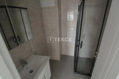 4+2 Apartment in Beylikduezue, Turkey No. 11608 18