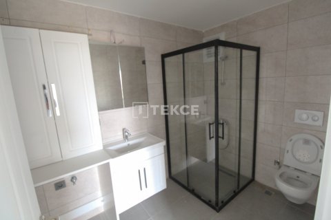 4+2 Apartment in Beylikduezue, Turkey No. 11608 13