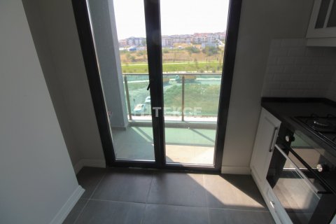 4+2 Apartment in Beylikduezue, Turkey No. 11608 11