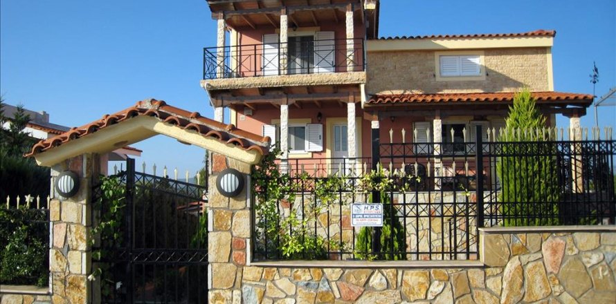 3 bedrooms Villa in Malesina, Greece No. 57237