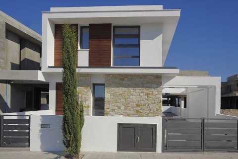 5 bedrooms House in Larnaca, Cyprus No. 29284 3