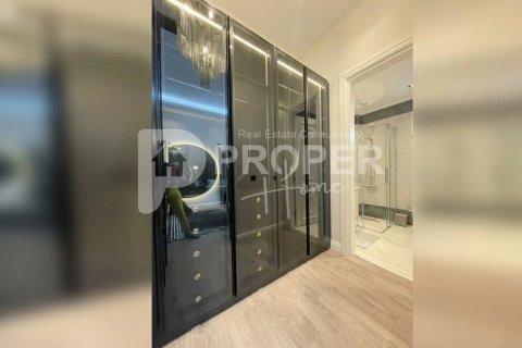 5 rooms Apartment in Beylikduezue, Turkey No. 13092 10