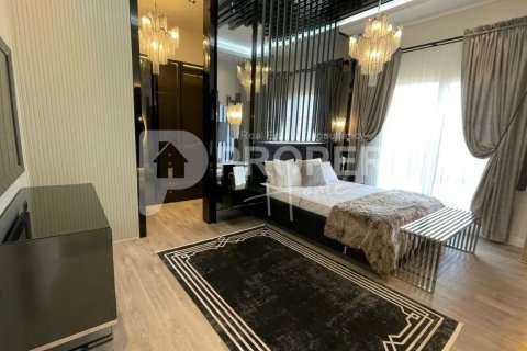 5 rooms Apartment in Beylikduezue, Turkey No. 13092 12