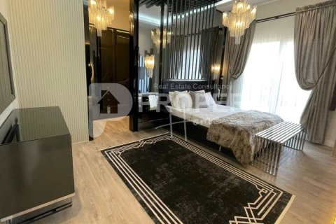 5 rooms Apartment in Beylikduezue, Turkey No. 13092 15