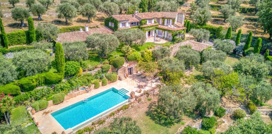 4 bedrooms Villa in Mougins, France No. 68087