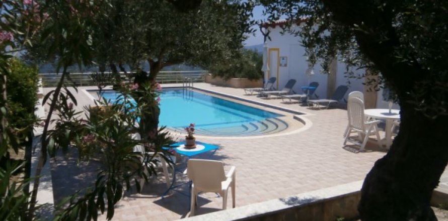 6 bedrooms Villa in Chania, Greece No. 24052