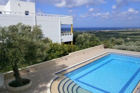 6 bedrooms Villa in Chania, Greece No. 24052 2