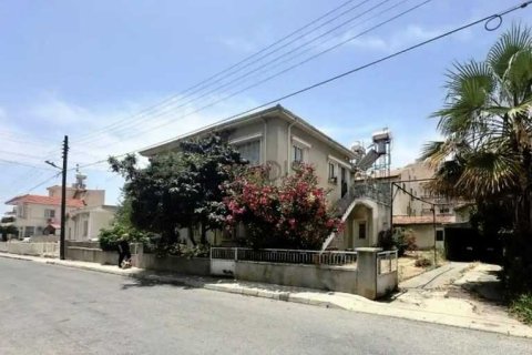 3 bedrooms Villa in Limassol, Cyprus No. 66578 1