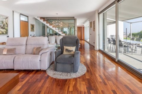 6 bedrooms Villa in Barcelona, Spain No. 26074 4