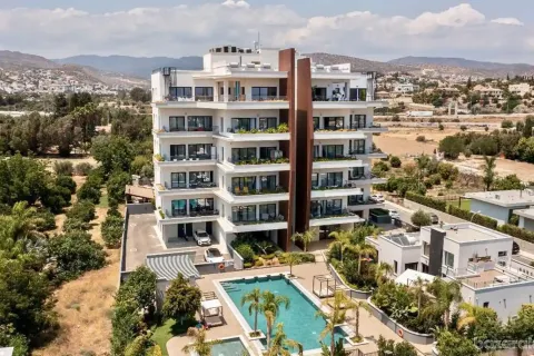 2 bedrooms Apartment in Germasogeia, Cyprus No. 32252 1