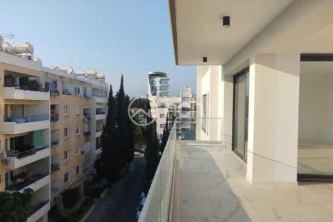 2 dormitorios Apartment en Limassol, Cyprus No. 76451 2