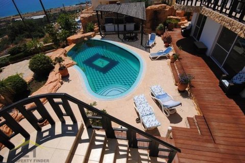 4 bedrooms Villa in Paphos, Cyprus No. 39166 3