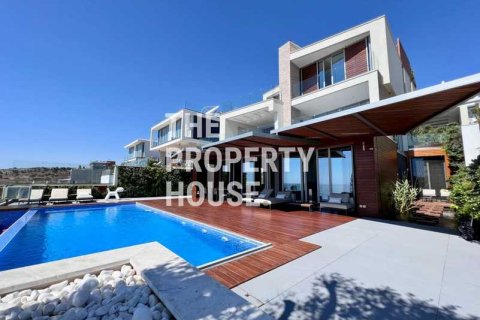 6 bedrooms Villa in Agios Tychonas, Cyprus No. 66594 1