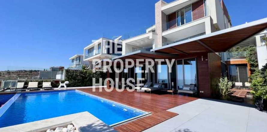 6 bedrooms Villa in Agios Tychonas, Cyprus No. 66594