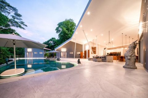 5 bedrooms Villa in Kerobokan, Indonesia No. 22659 1