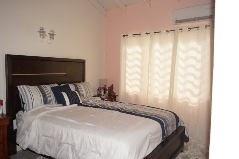 4 bedrooms Villa in Basseterre, Saint Kitts and Nevis No. 61509 6