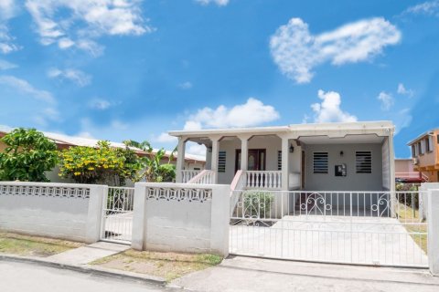 4 bedrooms Villa in Basseterre, Saint Kitts and Nevis No. 61509 1