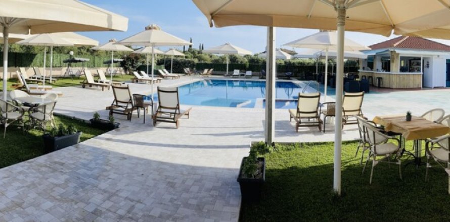 1000m² Hotel in Peloponnese, Greece No. 47530