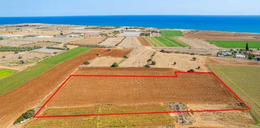 14716m² Land en Alaminos, Cyprus No. 35361