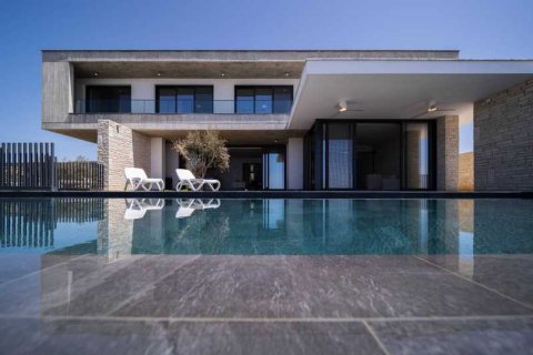 4 bedrooms Villa in Pegeia, Cyprus No. 70979 1