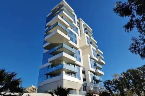 2 dormitorios Apartment en Agios Tychonas, Cyprus No. 40983 1