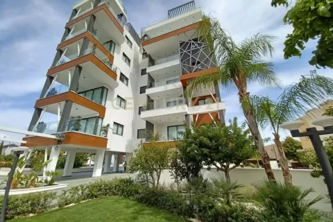 2 bedrooms Apartment in Limassol, Cyprus No. 40530 3